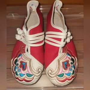 Red Embroidered Slipper Shoes Euro 42